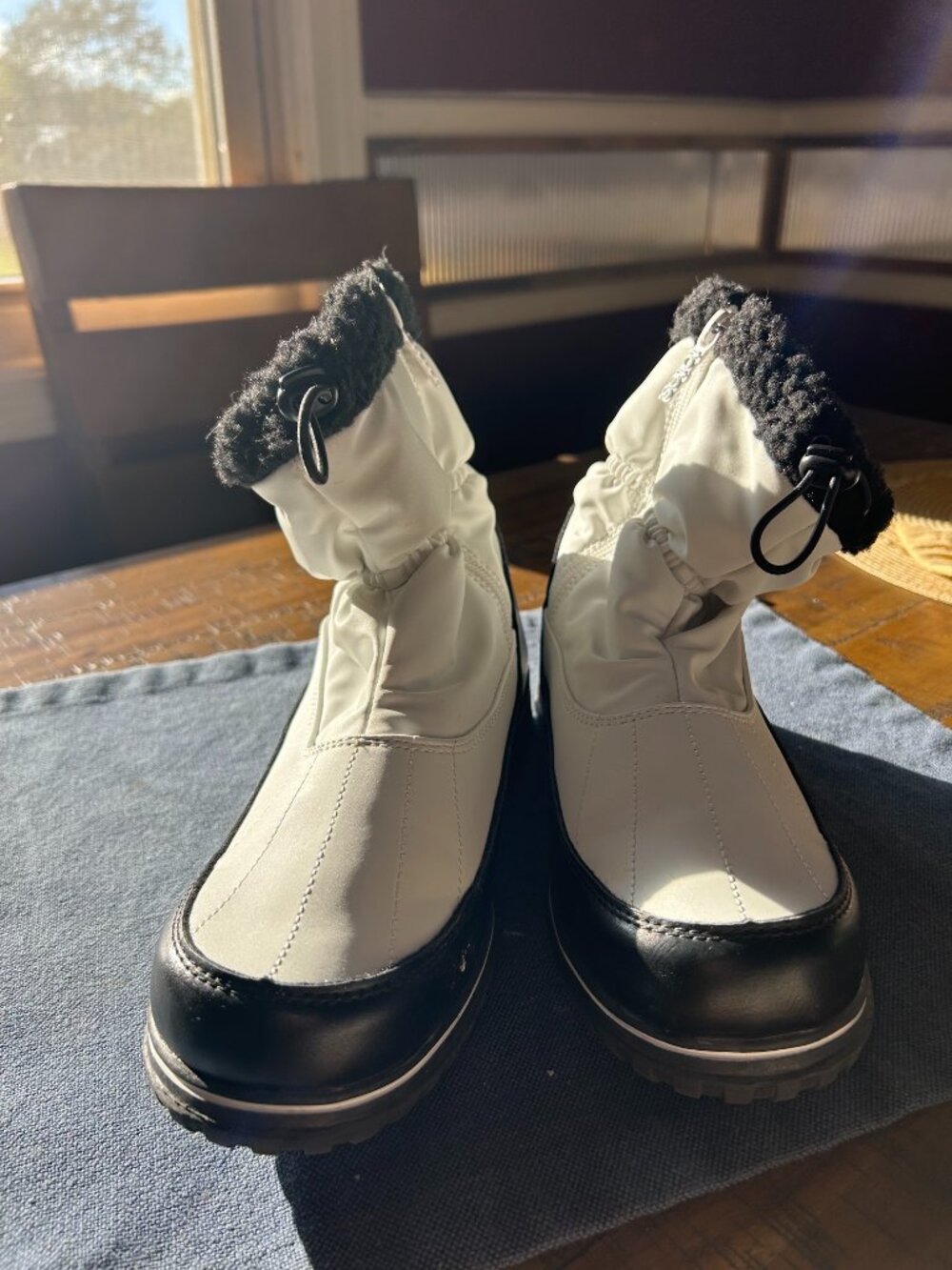 Women's White Winter Snow Boots Totes Ariana Waterproof boots fleece lined